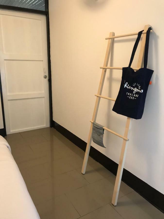 Bed and Breakfast Cozy by Funwahn Chiang Mai Exterior foto
