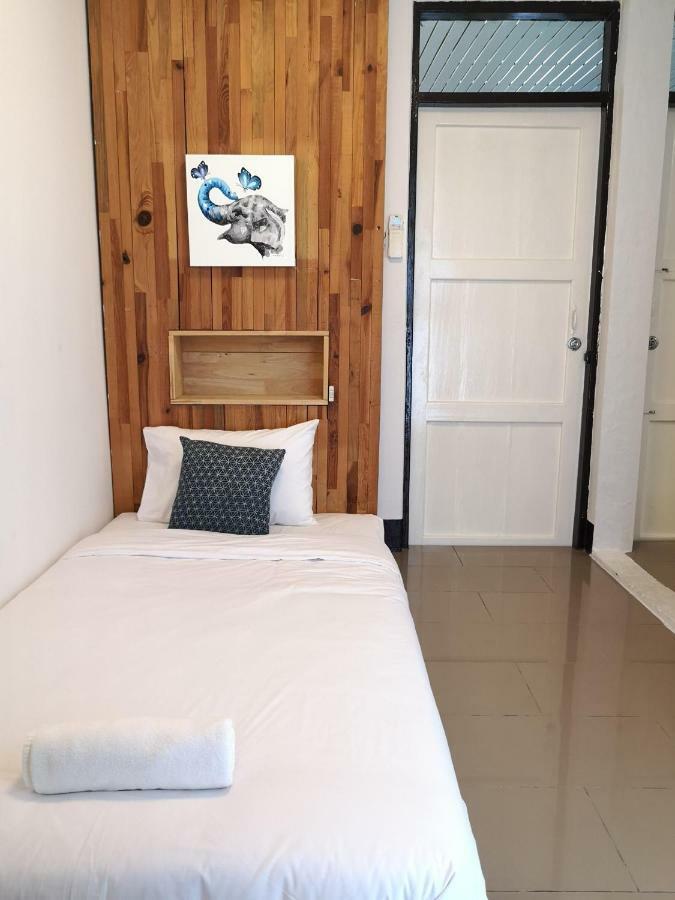 Bed and Breakfast Cozy by Funwahn Chiang Mai Exterior foto